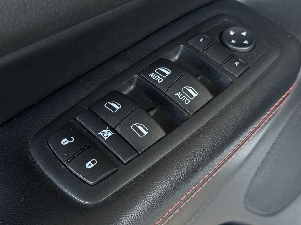 2017 Jeep Grand Cherokee Anniversary Edition photo 8