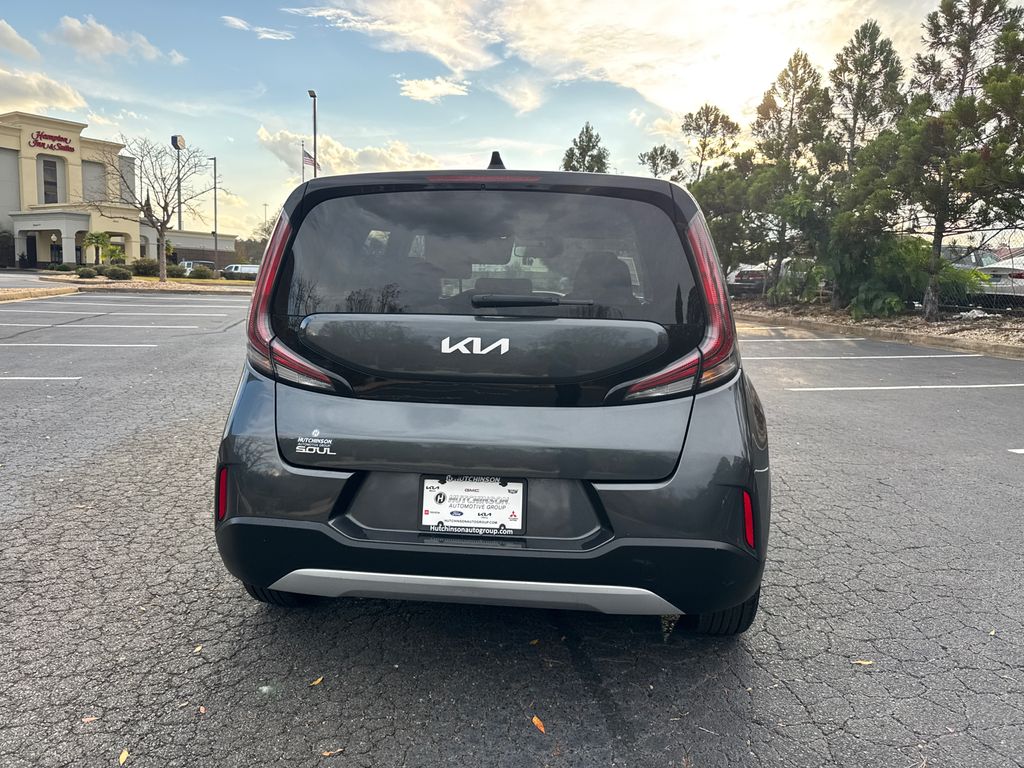 2024 Kia Soul LX photo 3