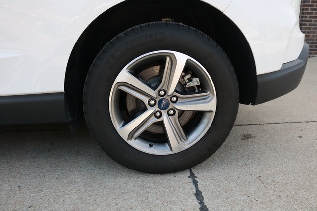 2022 Ford Edge SEL photo 18