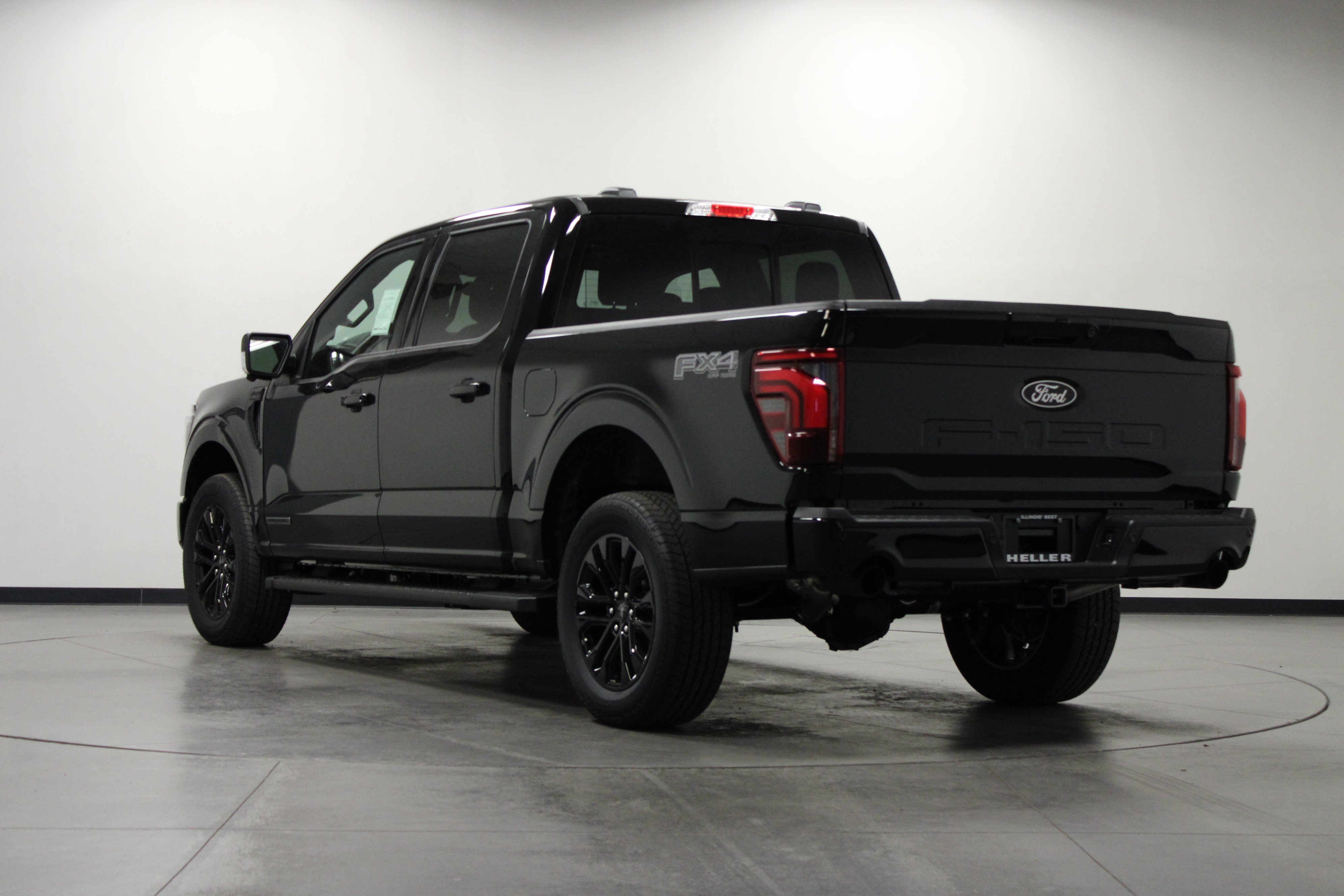 2025 Ford F-150 Lariat photo 4