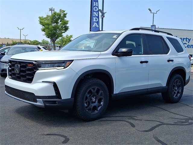 2025 Honda Pilot TrailSport photo 3