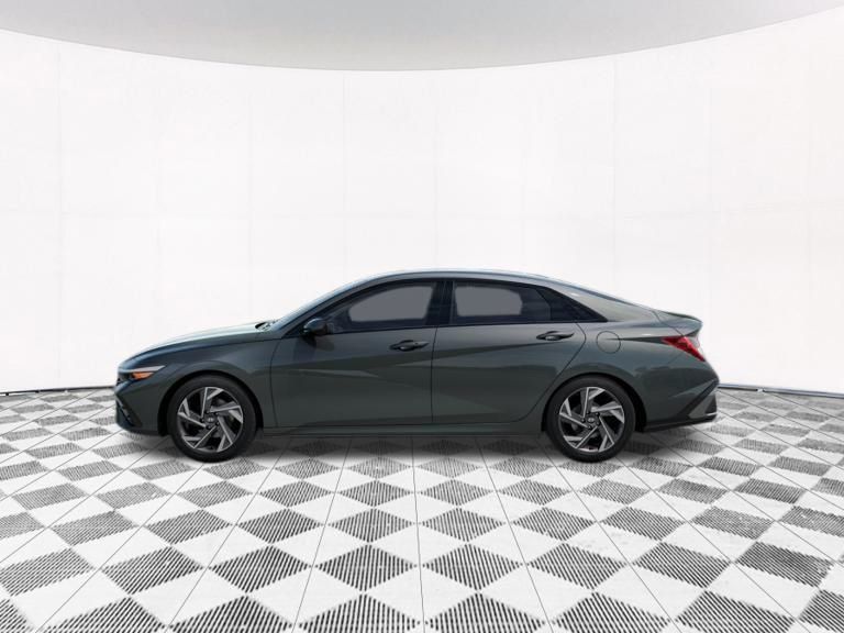 2025 Hyundai Elantra SEL Convenience photo 3