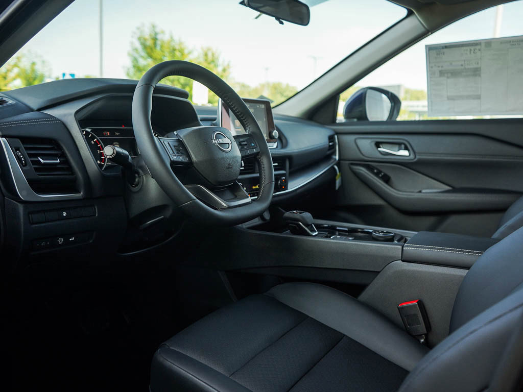 2026 Nissan Rogue SV photo 16
