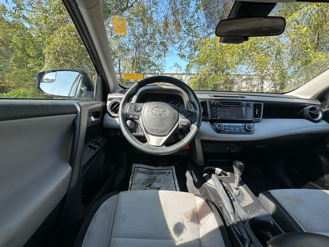 2017 Toyota RAV4 XLE photo 14
