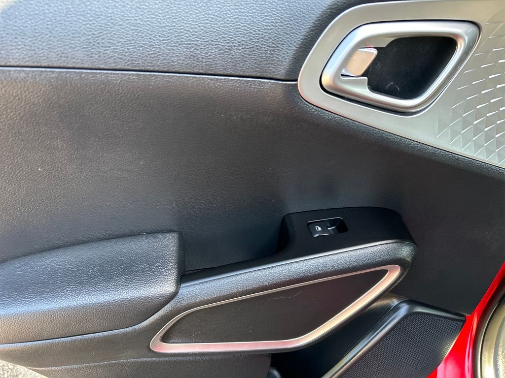 2023 Kia Soul LX photo 16