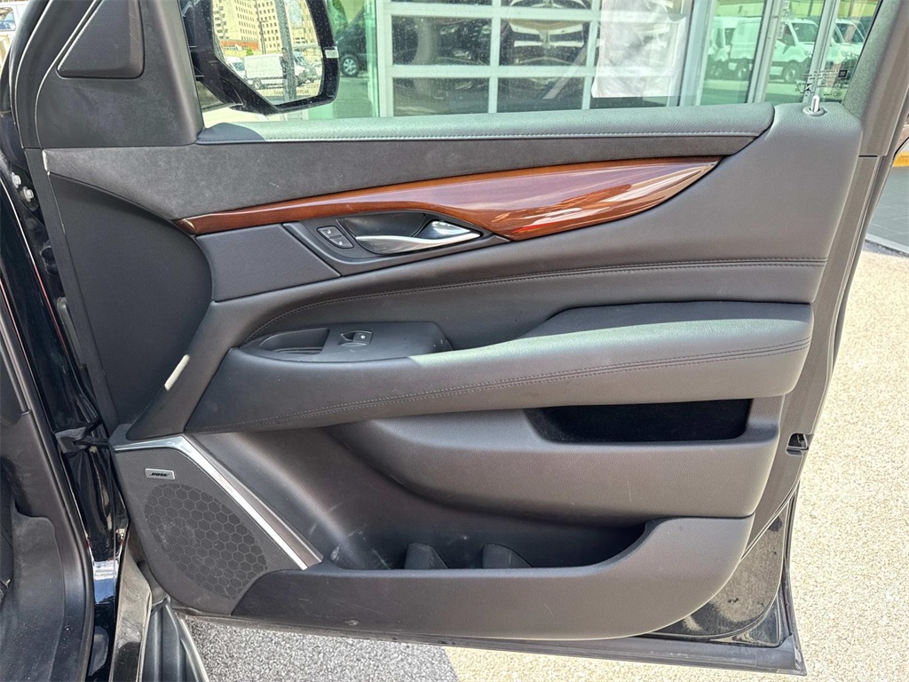 2019 Cadillac Escalade Premium Luxury photo 10