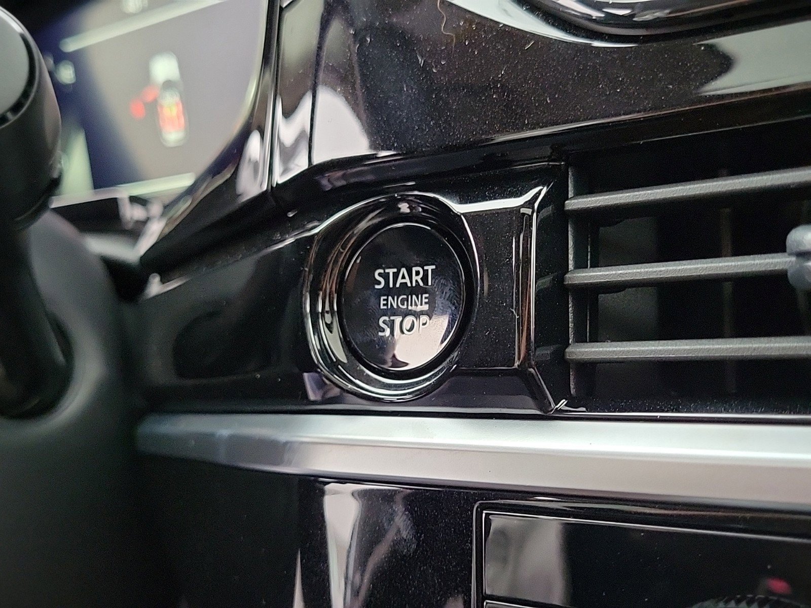 2025 Nissan Pathfinder Platinum photo 26