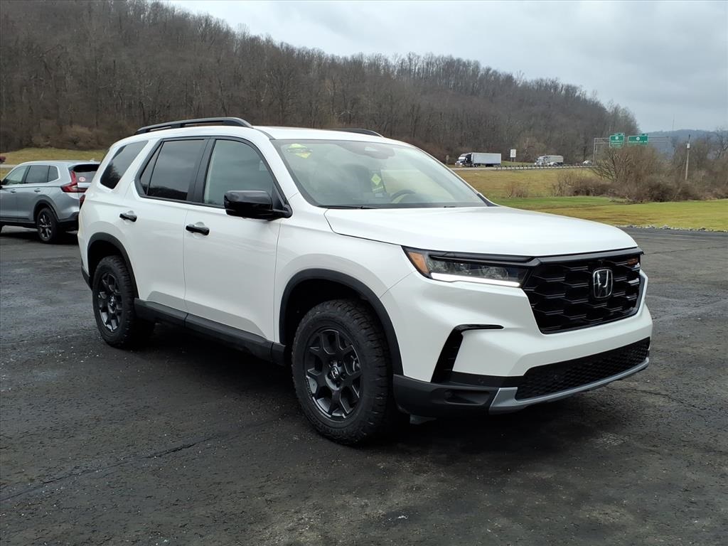 2025 Honda Pilot TrailSport's photo