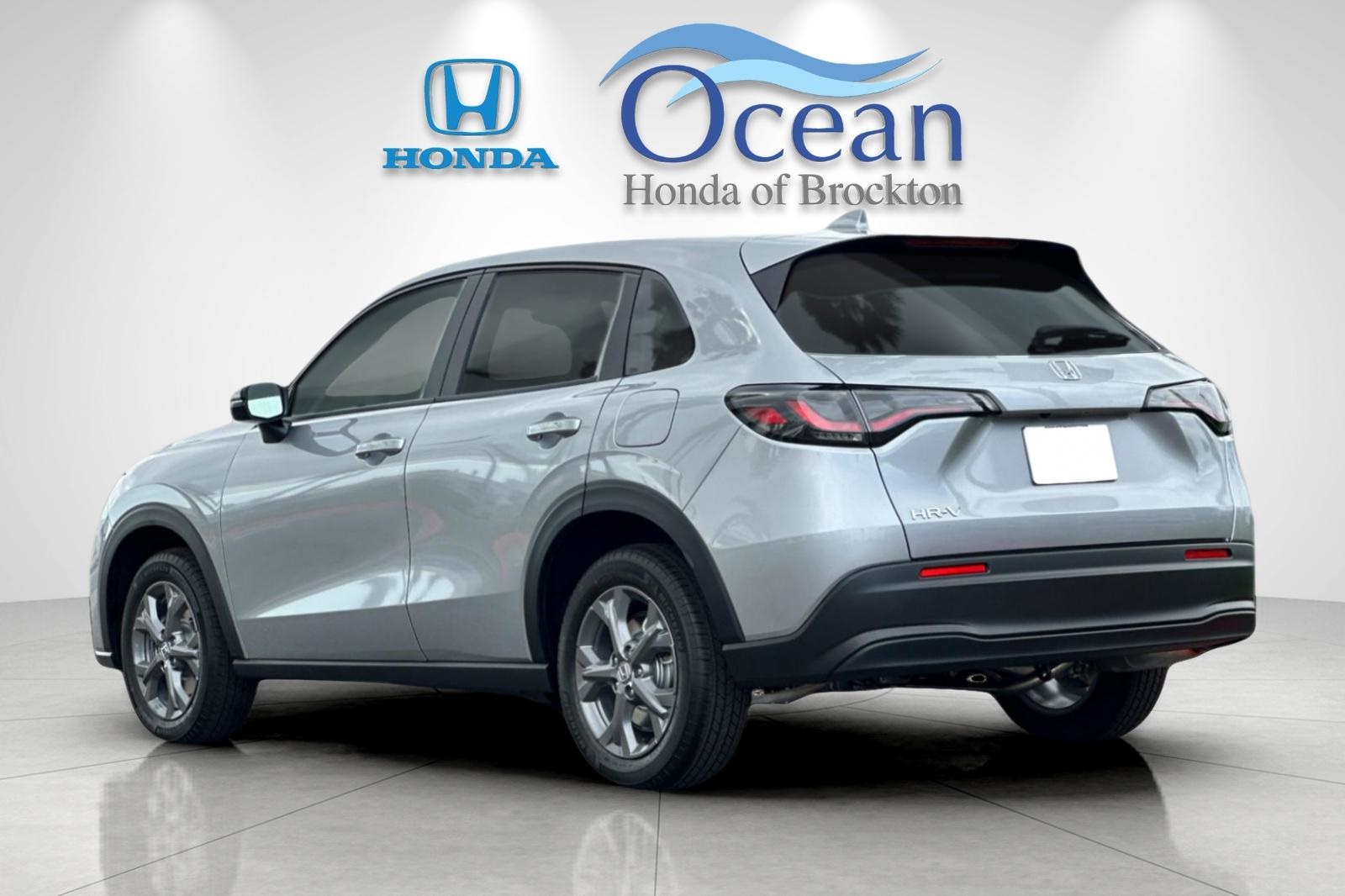 2026 Honda HR-V LX photo 2