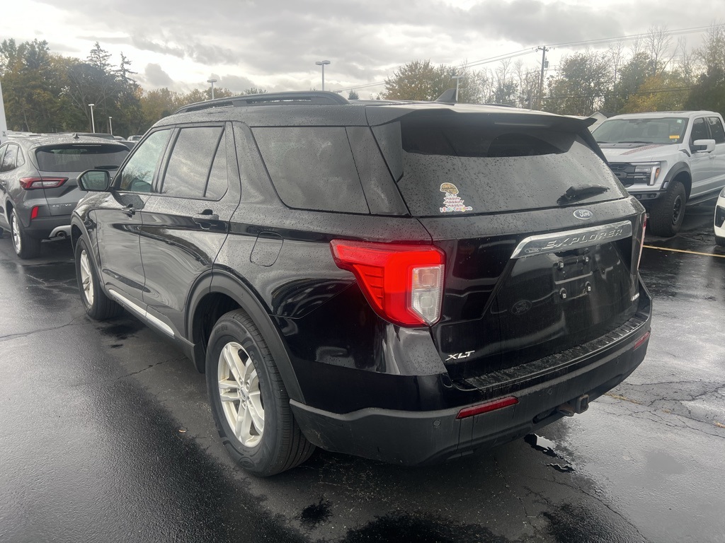 2021 Ford Explorer XLT photo 3