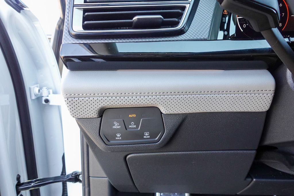 2026 Volkswagen Atlas Peak Edition SE photo 18