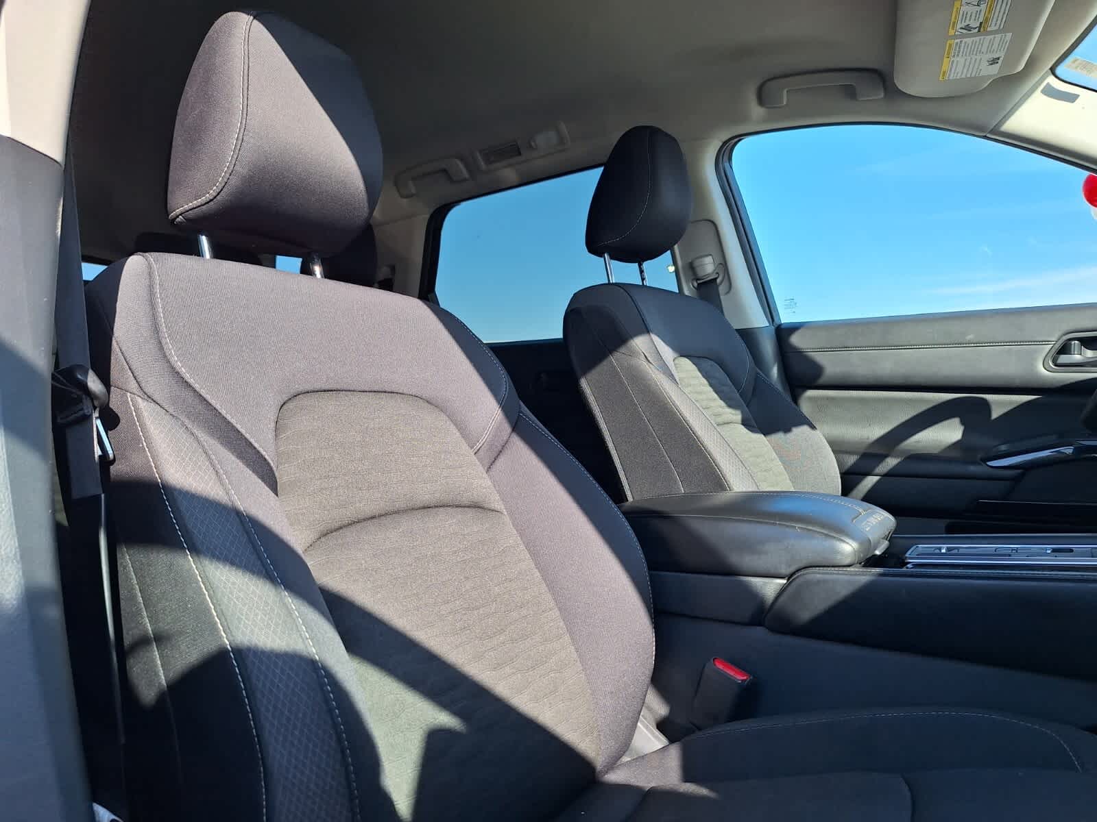2024 Nissan Pathfinder SV photo 25