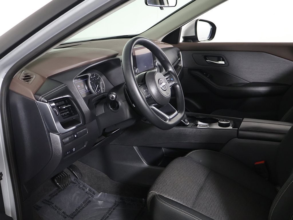 2023 Nissan Rogue SV photo 17