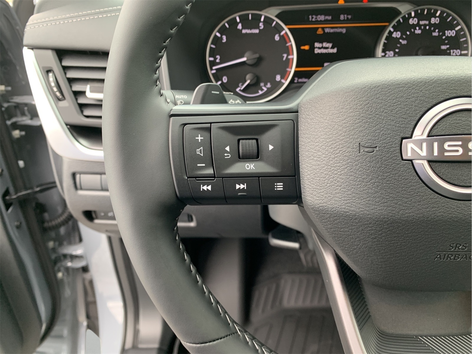 2026 Nissan Rogue SV photo 14