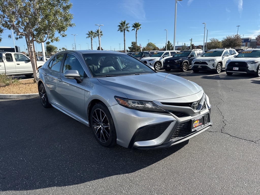 2022 Toyota Camry SE photo 4