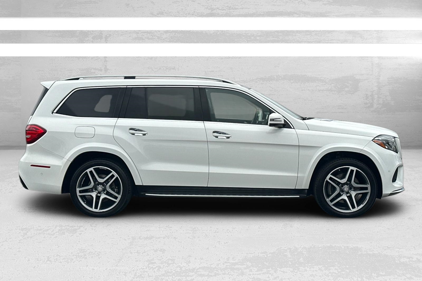2017 Mercedes Benz GLS 550 4MATIC photo 2