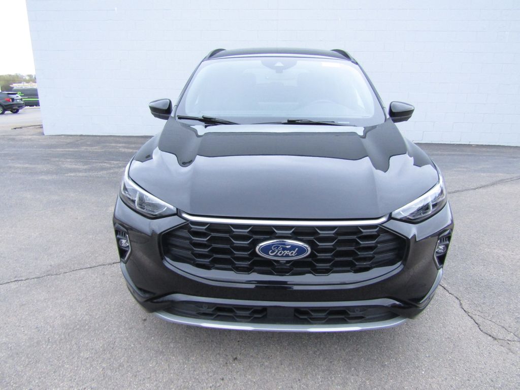 2023 Ford Escape ST-Line Elite photo 3