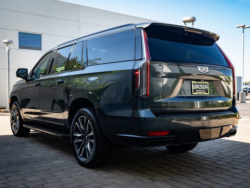 2021 Cadillac Escalade ESV Sport Platinum photo 3