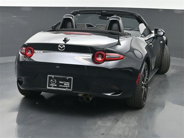 2024 Mazda MX-5 Miata Miata Grand Touring photo 3