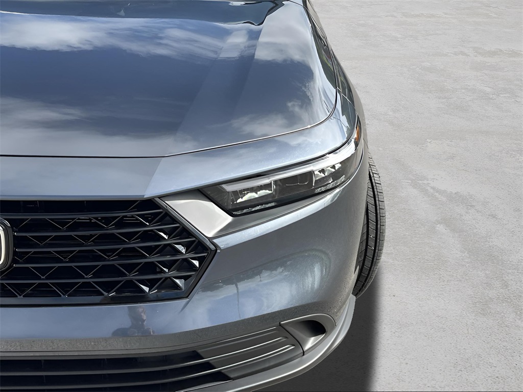 2025 Honda Accord LX photo 4