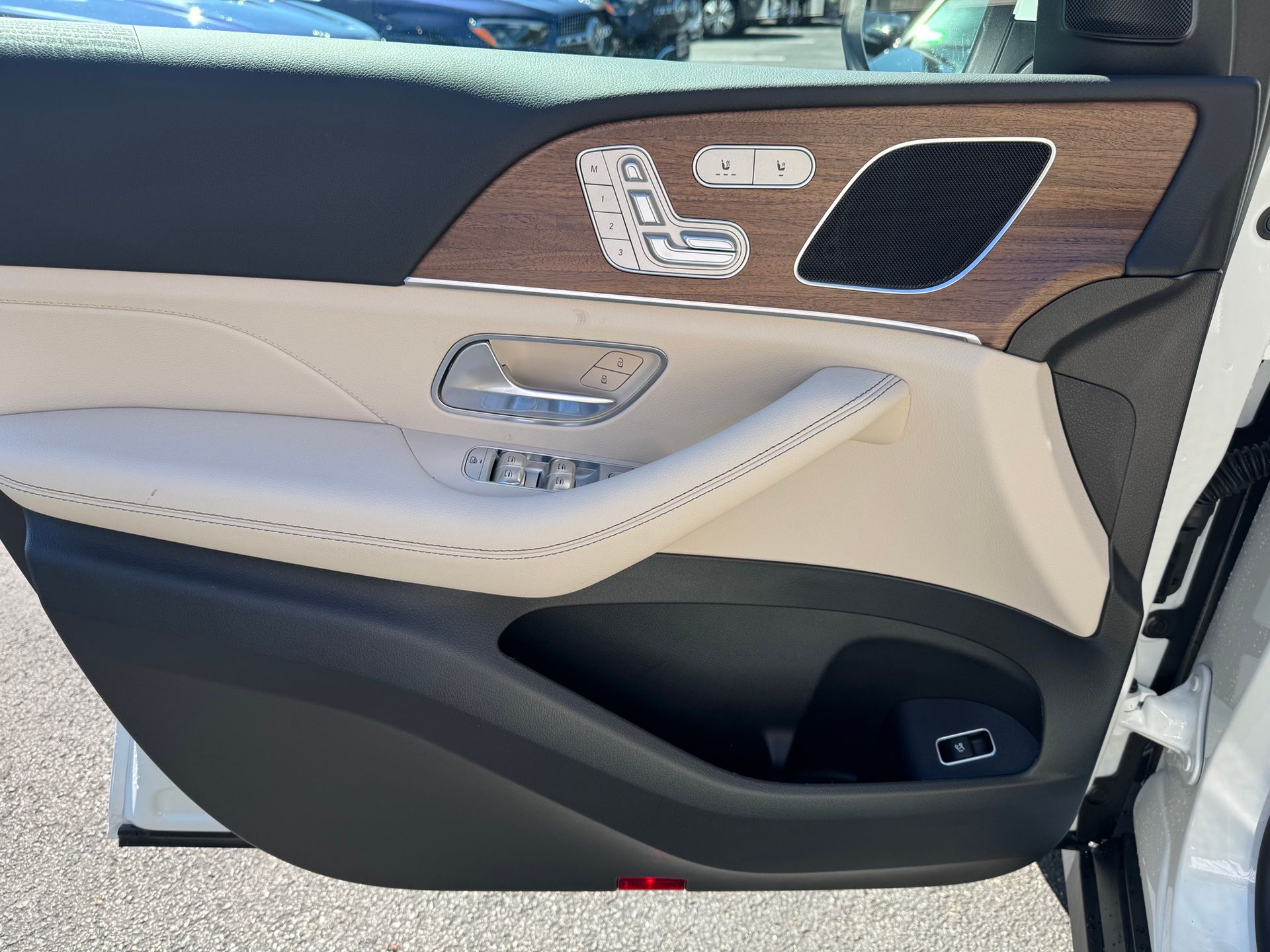 2026 Mercedes Benz GLE 350 4MATIC photo 4