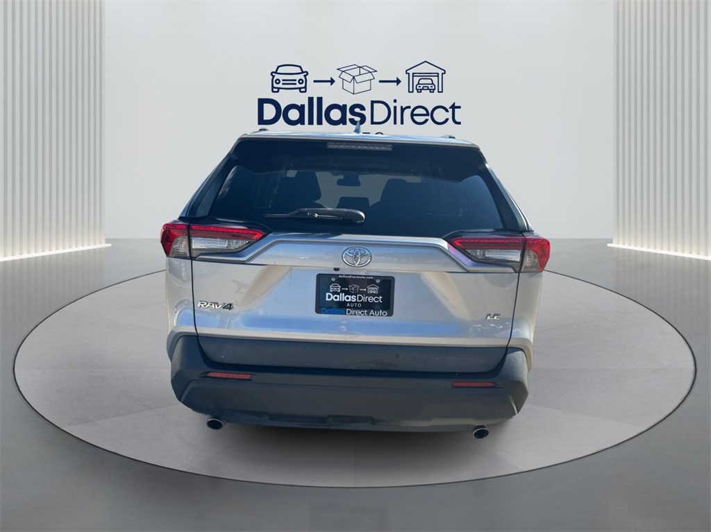 2021 Toyota RAV4 LE photo 6