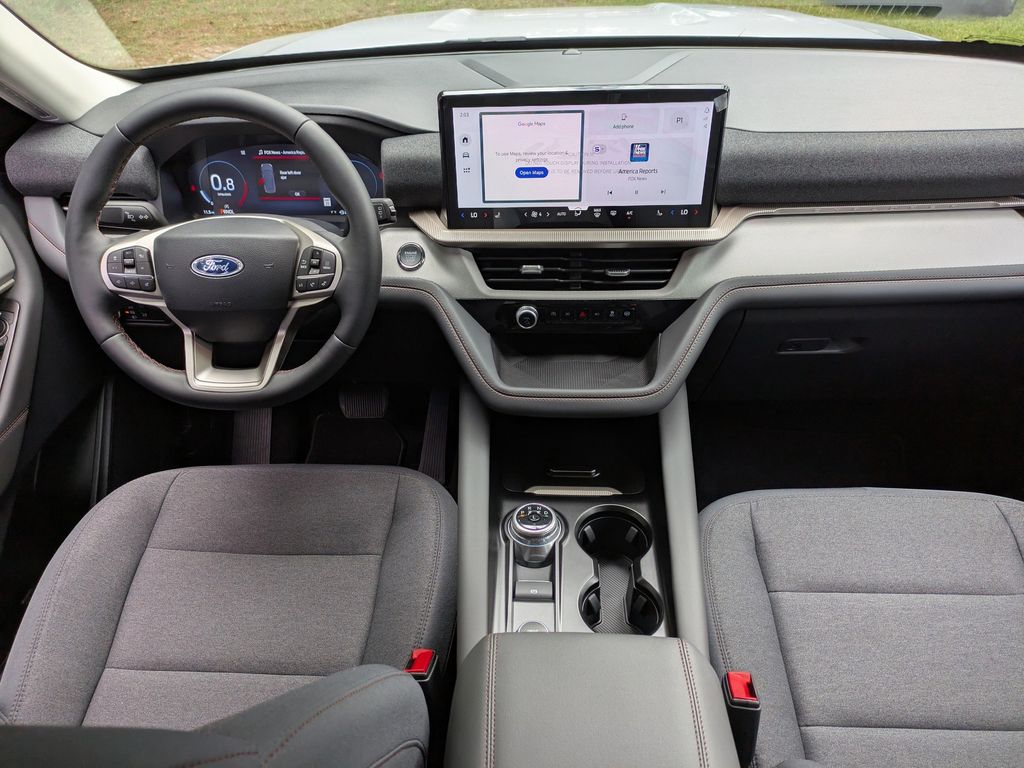 2025 Ford Explorer photo 17