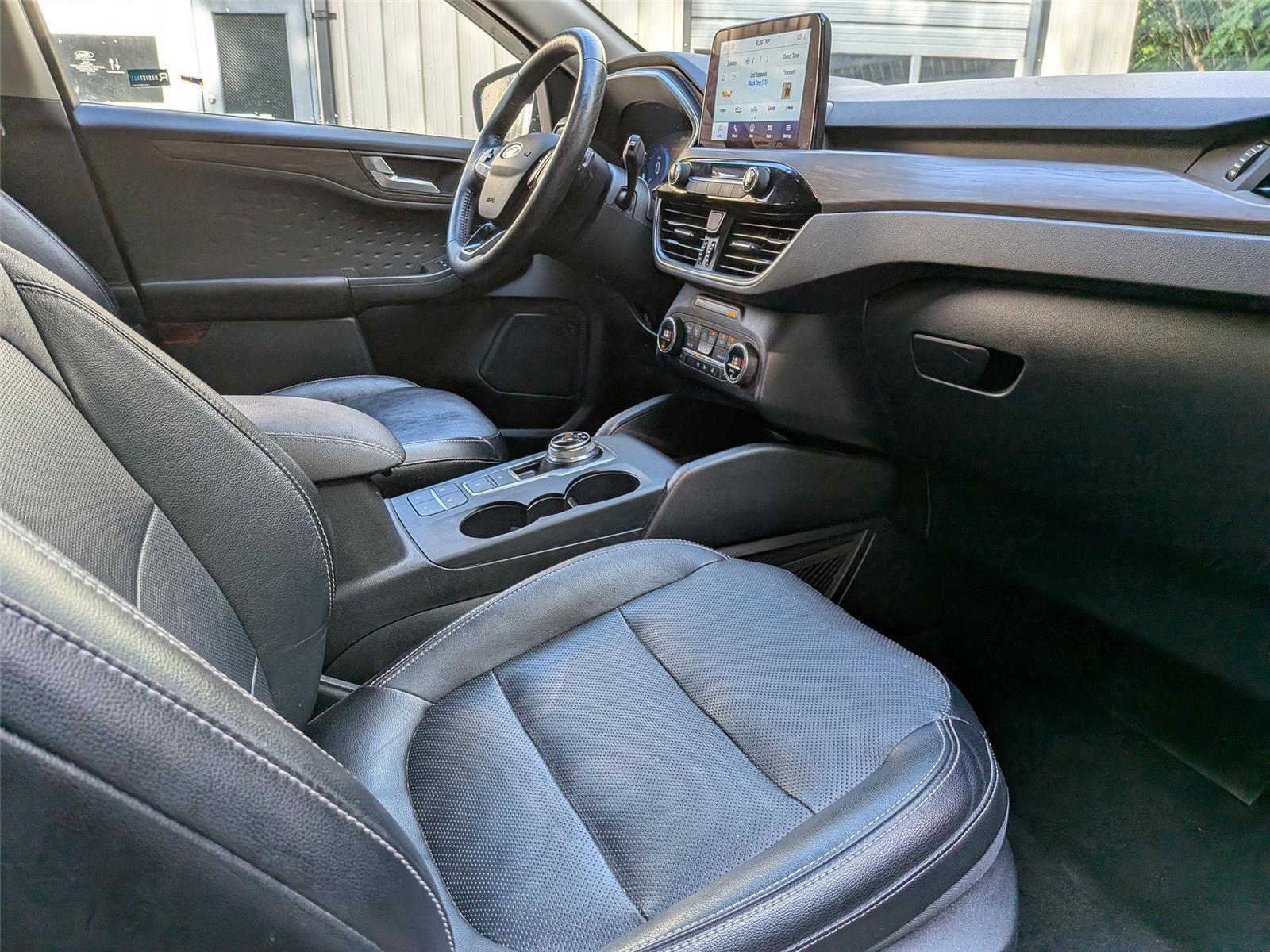 2020 Ford Escape Titanium photo 31