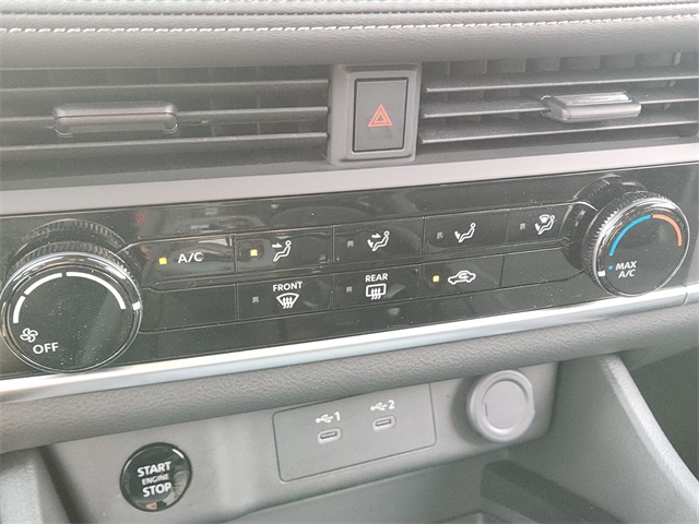 2025 Nissan Rogue S photo 12