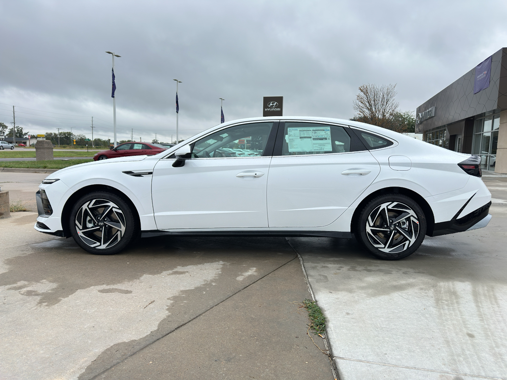 2026 Hyundai Sonata SEL Sport photo 4
