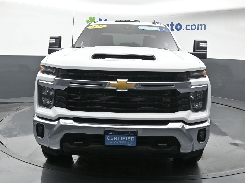 2024 Chevrolet Silverado 3500HD LT photo 2