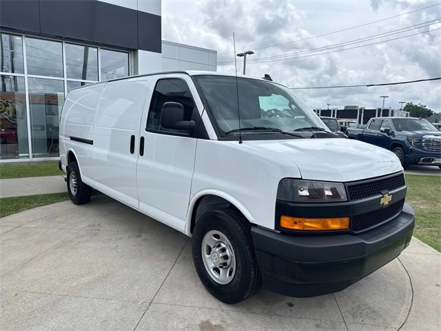 2023 Chevrolet Express Cargo Van photo 3