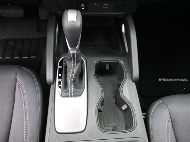 2025 Nissan Frontier Crew Cab SV photo 3