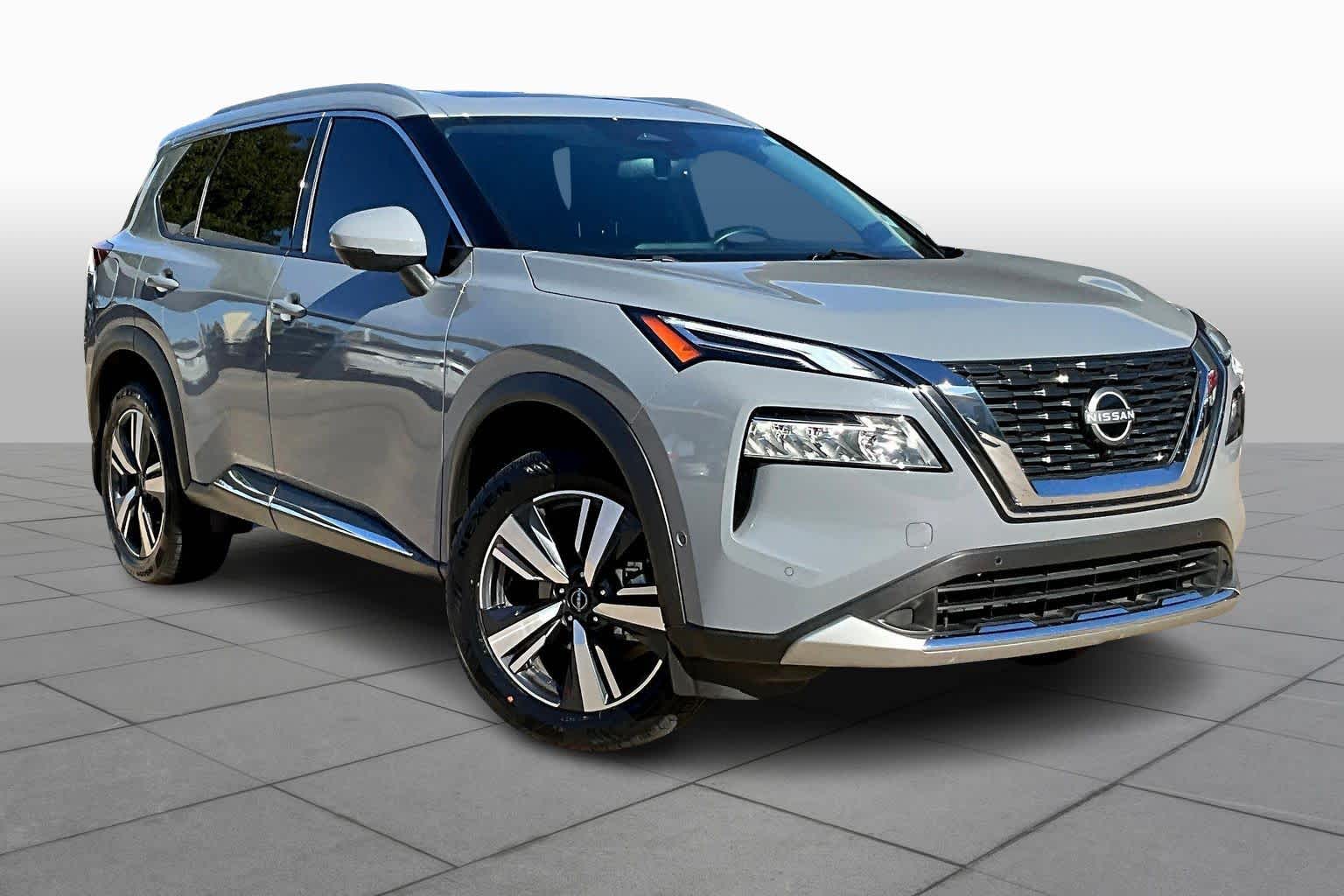 2023 Nissan Rogue Platinum photo 2