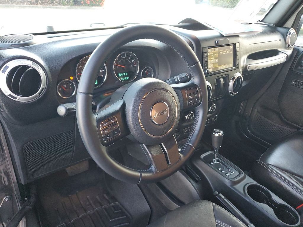 2018 Jeep Wrangler Sahara photo 20