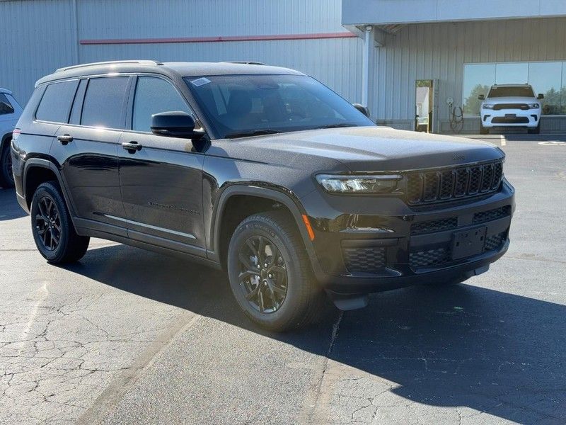 2025 Jeep Grand Cherokee Altitude X photo 2