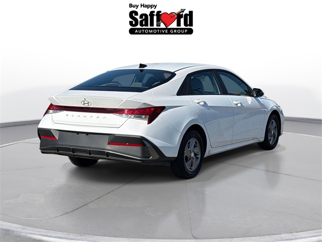2025 Hyundai Elantra SE photo 8