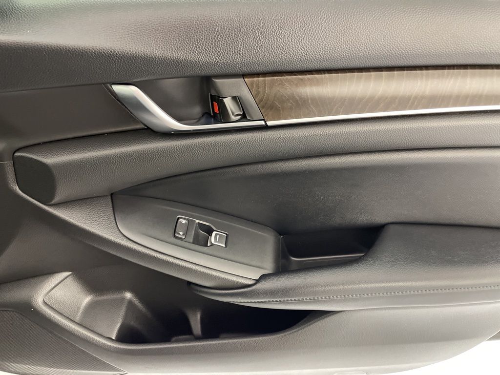 2018 Honda Accord EX-L photo 42