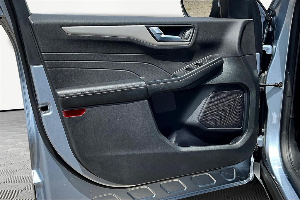 2022 Ford Escape SEL photo 23