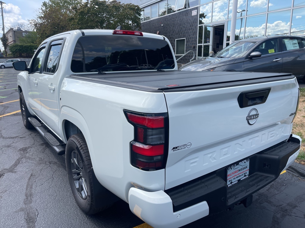 2025 Nissan Frontier SV photo 2