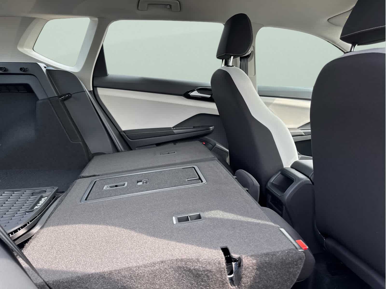 2025 Volkswagen Taos S photo 38