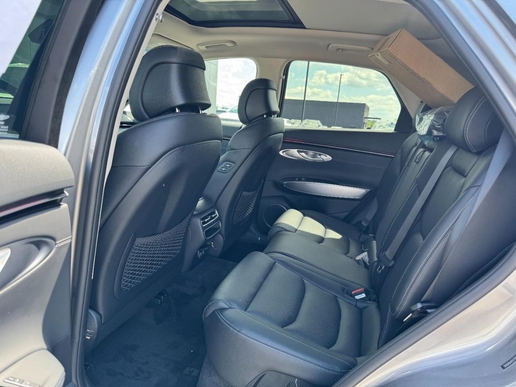 2026 Genesis GV70 2.5T Select photo 7
