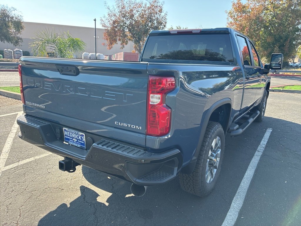 2026 Chevrolet Silverado 2500HD Custom photo 3