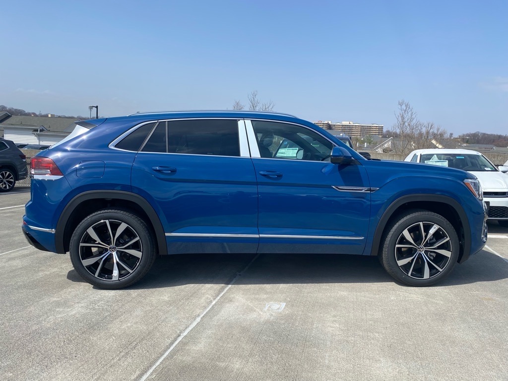2025 Volkswagen Atlas Cross Sport SEL Premium R-Line photo 2