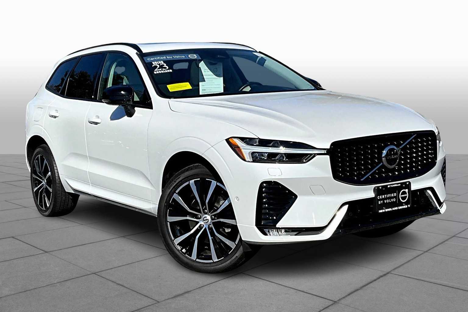2023 Volvo XC60 Plus photo 2