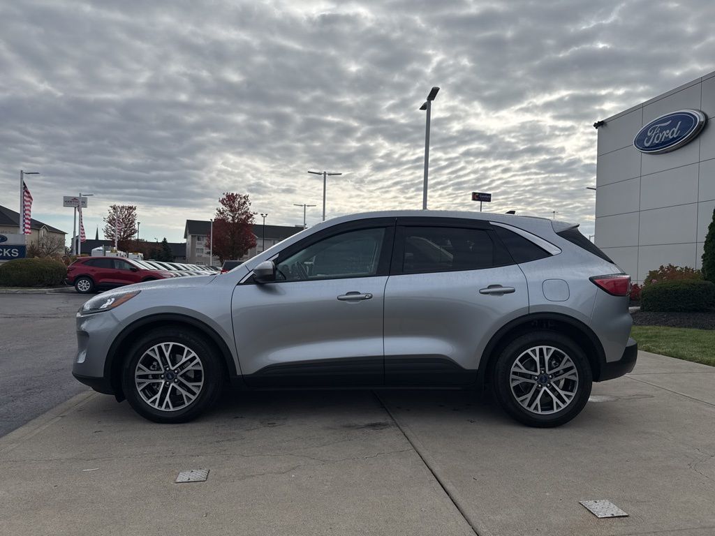 2022 Ford Escape SEL photo 2