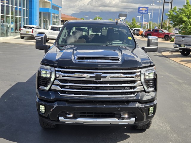 2025 Chevrolet Silverado 3500HD High Country photo 2