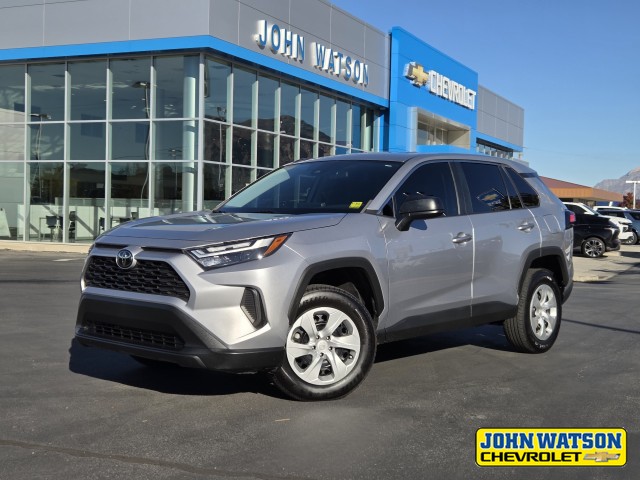 2023 Toyota RAV4 LE's photo