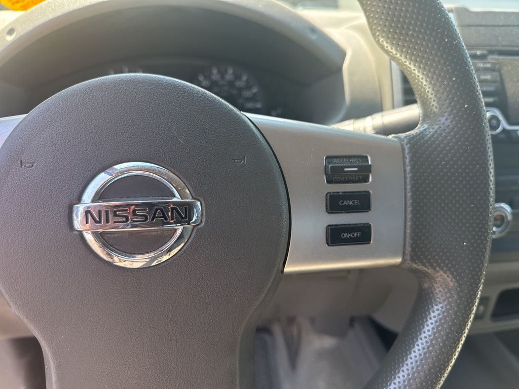 2016 Nissan Frontier SV photo 10