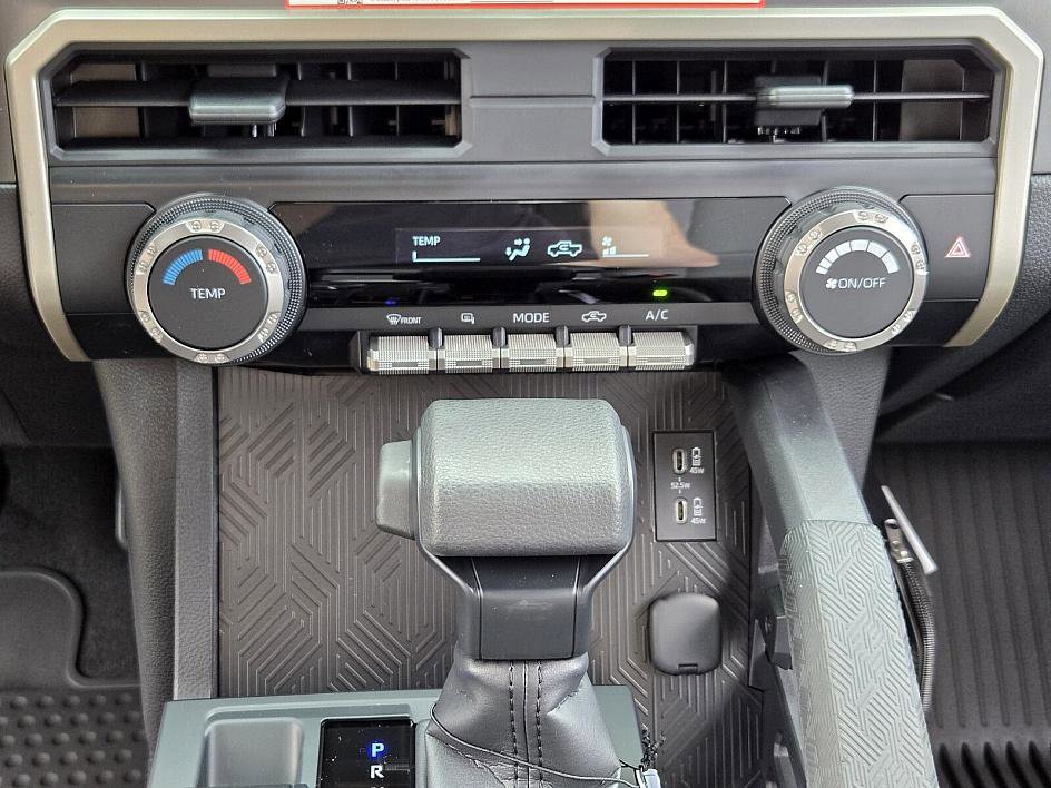 2025 Toyota Tacoma SR5 photo 21